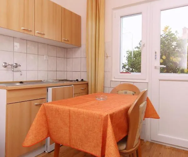 With Parking Space Orebic, Peljesac - 10256 オレビック